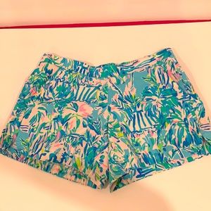 size small Lilly Pulitzer light blue and pink elastic waist shorts